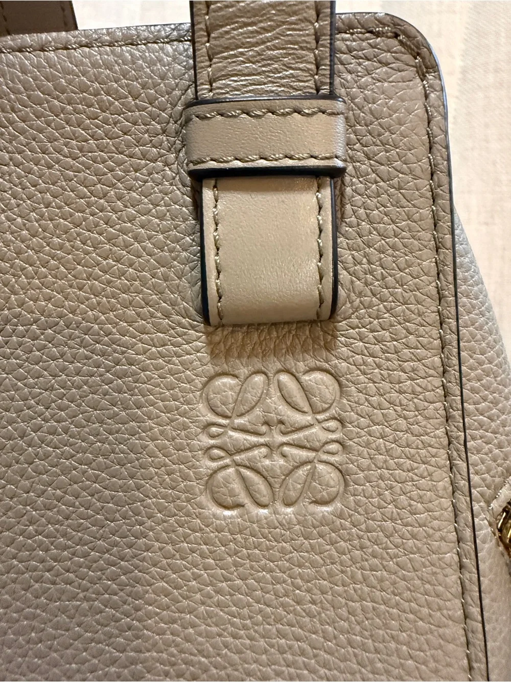Loewe structured shoulder